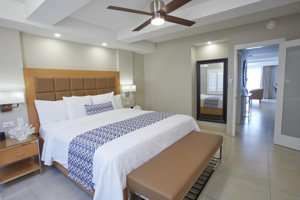 Divi Dutch Village Beach Resort Palm Beach Exterior photo
